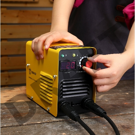 Сварочный аппарат Deko DKWM200A LCD Advanced, DKM BLACK, DKMC1, набор электродов инвертор ММА 7.8кВт