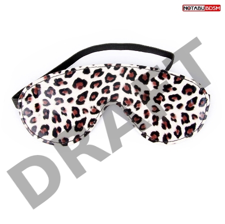 Маска на резинке леопардового цвета