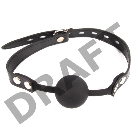 Черный сплошной кляп-шарик на регулируемом ремешке