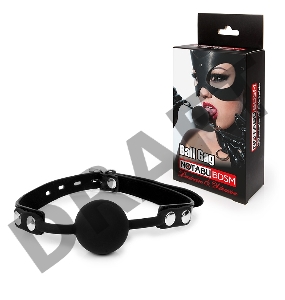 Черный сплошной кляп-шарик на регулируемом ремешке