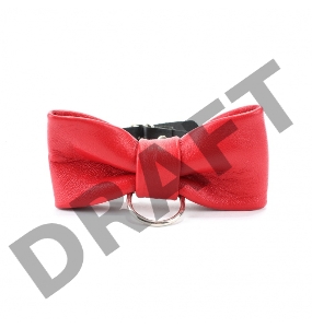 Эффектный красный ошейник-бабочка на черных ремнях