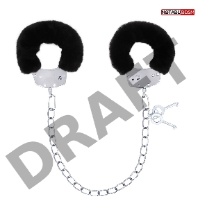 Металлические оковы с мягкой черной опушкой