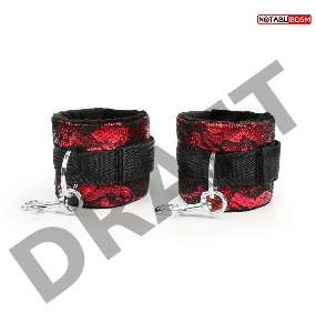 Красно-черные наручники с карабинами