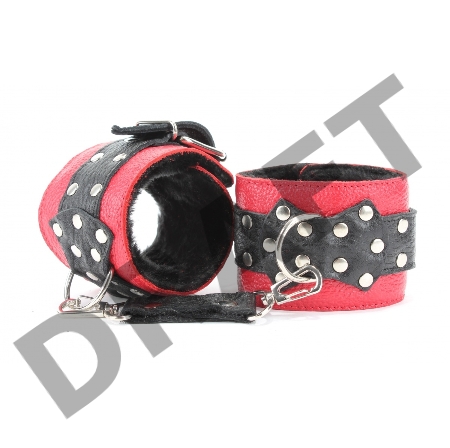 Красно-черные наручники c меховой подкладкой