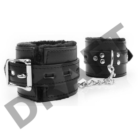 Черные наручники на металлических карабинах