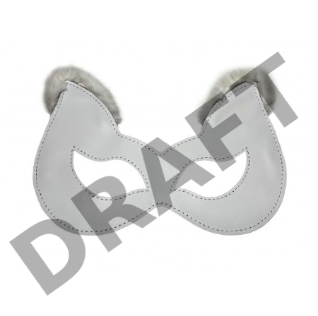 Белая маска из натуральной кожи с мехом на ушках