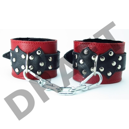Красно-черные наручники c меховой подкладкой
