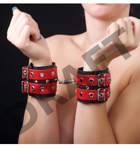 Красно-чёрные наручники из кожи