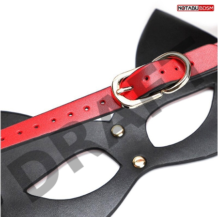 Красно-черная игровая маска с ушками